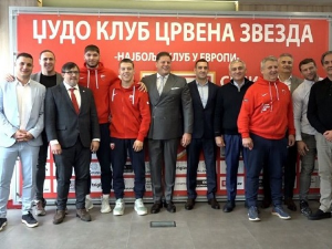 Црвена звезда свечано прославила светске медаље Михајла Симина и Лазара Ждрала Црвена звезда свечано прославила светске медаље Михајла Симина и Лазара Ждрала