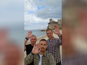 Ходочашће за децу "лептире" – полицајци стигли  на Хиландар после 20 дана пешачења  Ходочашће за децу "лептире" – полицајци стигли  на Хиландар после 20 дана пешачења