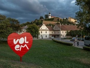 Јутарњи програм из три студија