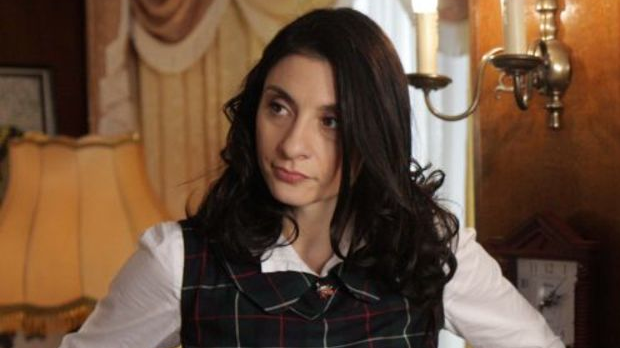 Село гори а баба се чешља