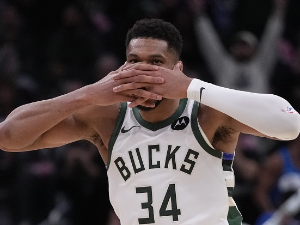 Јанис повео преокрет Милвокија, Њујорк без одговора у другом полувремену (Tanjug/AP Photo / Morry Gash) Јанис повео преокрет Милвокија, Њујорк без одговора у другом полувремену