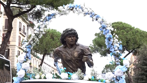 Марадона поново у Напуљу – легенда у бронзи која живи у срцима људи  Марадона поново у Напуљу – легенда у бронзи која живи у срцима људи