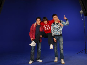 Приђи ближе