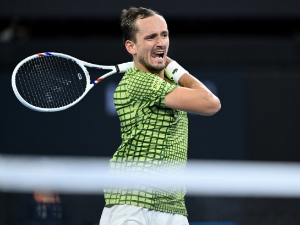 Медведев заказао финале Бризбејна против Накашиме