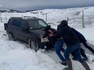 На пештерској висоравни снег и ветар направили велике проблеме