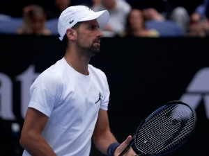 Ђоковић на првом тренингу у Мелбурну испраћен овацијама