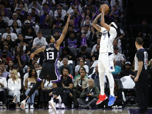 Далас у проблему - Дејвис због нове повреде још шест недеља ван терена