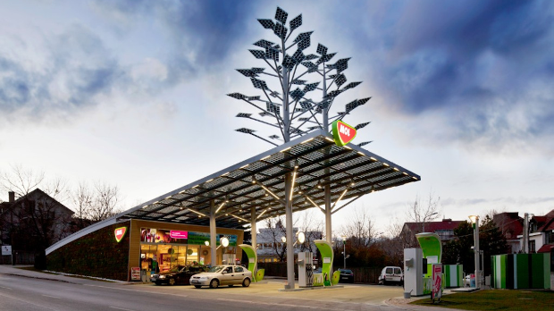 МОЛ купује 56,15 одсто НИС-а, преговара и са АДНОК-ом