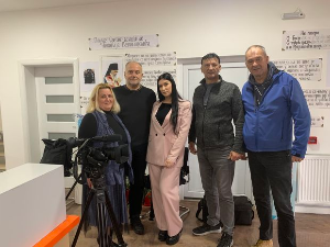 Право на сутра: У невидљивим жицама