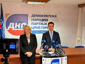 Министри из редова странке Милана Кнежевића најавили напуштање Владе Црне Горе