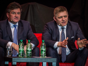 Фицо прихватио Лајчакову оставку након објављивања преписке са Епстином