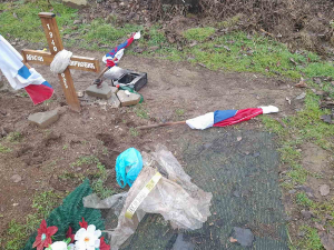 Оскрнављено српско гробље у селу Гојбуља код Вучитрна