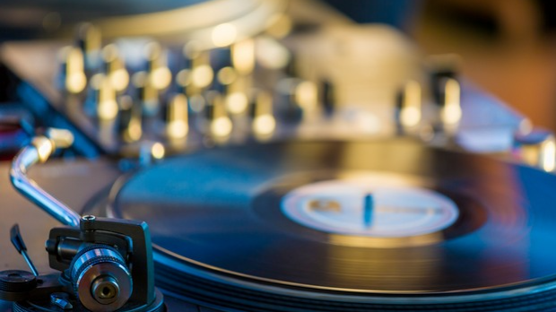 Игла на винилу : Били Холидеј 