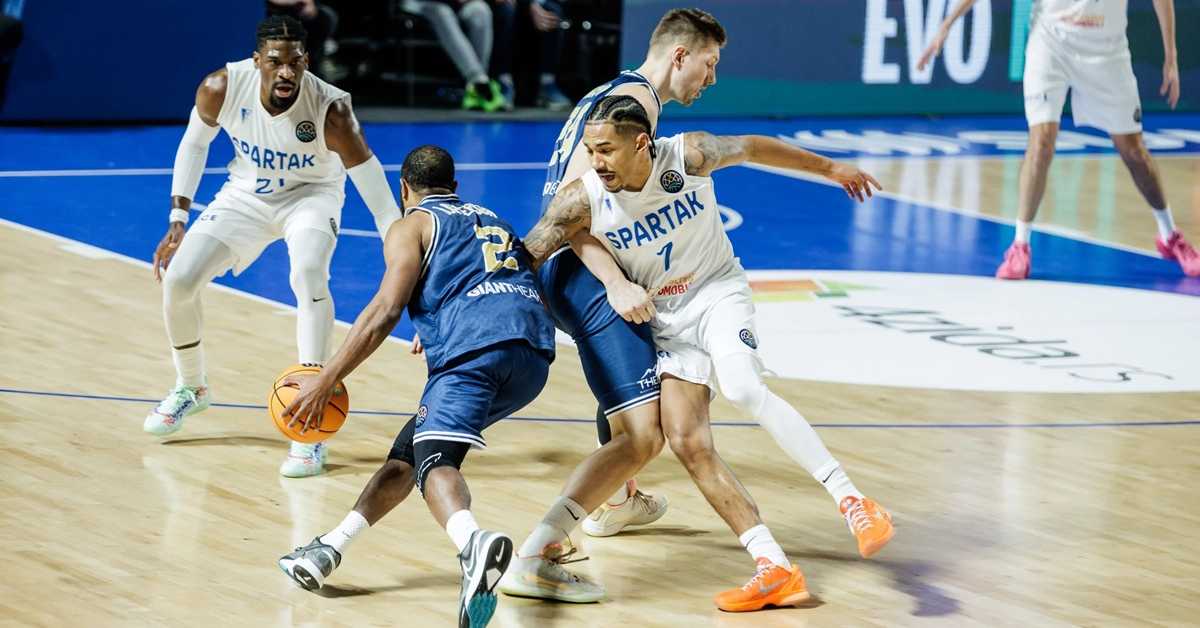 Спартак поклекао у финишу, путује за Грчку са императивом победе