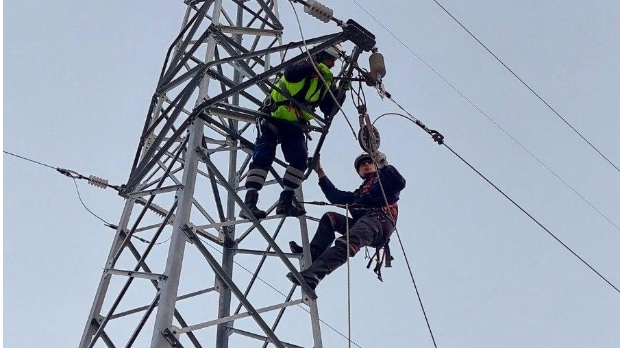 Ледени дани у Србији, најтеже у Лозници, ванредна ситуација у девет општина; проблеми са струјом, водом и грејањем