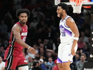 Сенсабо тројком у финишу донео победу Јути против Мајамија