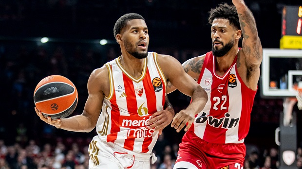 Звезда пропуштала прилике, Олимпијакос славио у Пиреју