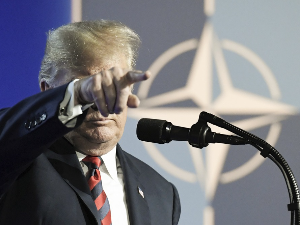 Трампови противници зову Европу упомоћ, "голфска струја" међународне политике променила смер