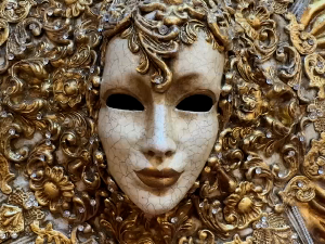 Како и где настају праве венецијанске маске 