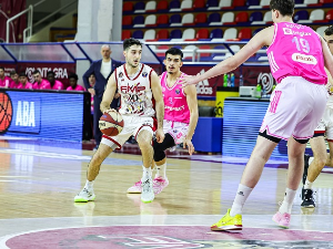 Барна водио ФМП до победе у београдском дербију - живи нада за четвртфинале АБА лиге