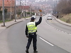 Црни биланс на путевима – саобраћајна полиција позива возаче на опрез