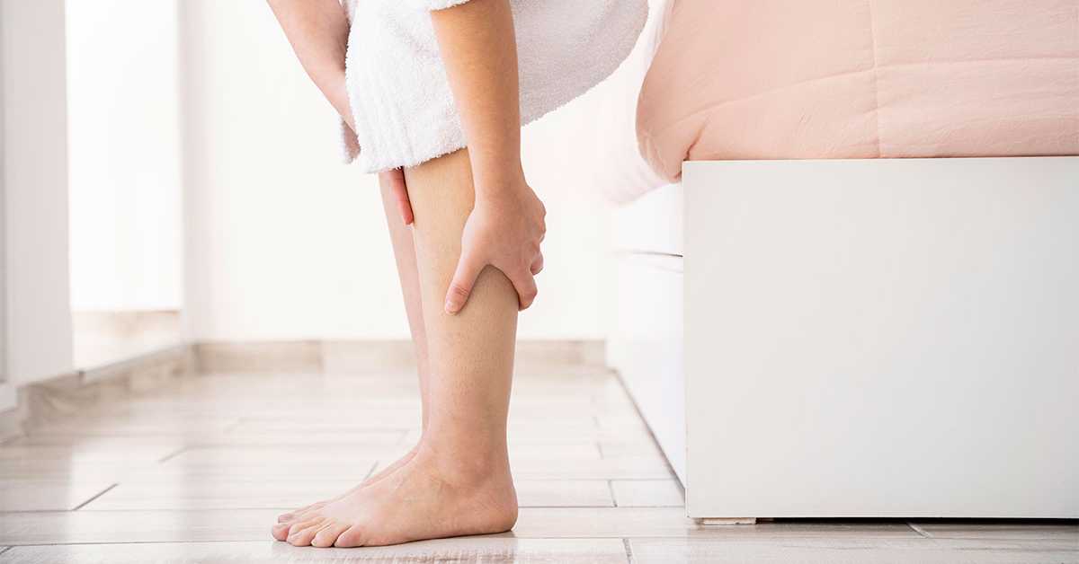 Стајање опасније од седења: како настају проблеми са венама и када се јављају први симптоми