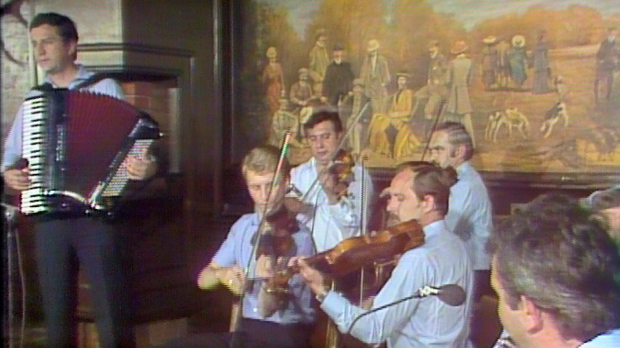 Има дана за песму