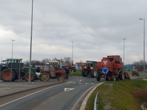Пољопривредници који блокирају путеве најавили радикализацију протеста од уторка