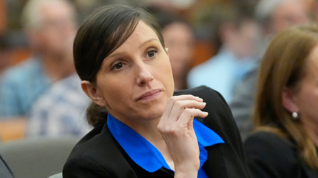 Написала књигу да синови лакше преболе смрт оца, сада оптужена за његово убиство