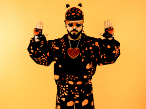 Евровизијска сензација стиже у Србију: Грчки представник Акилас специјални гост финала ПЗЕ 2026!