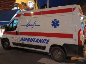 Судар аутомобила и мотоцикла у Новом Саду, две особе повређене