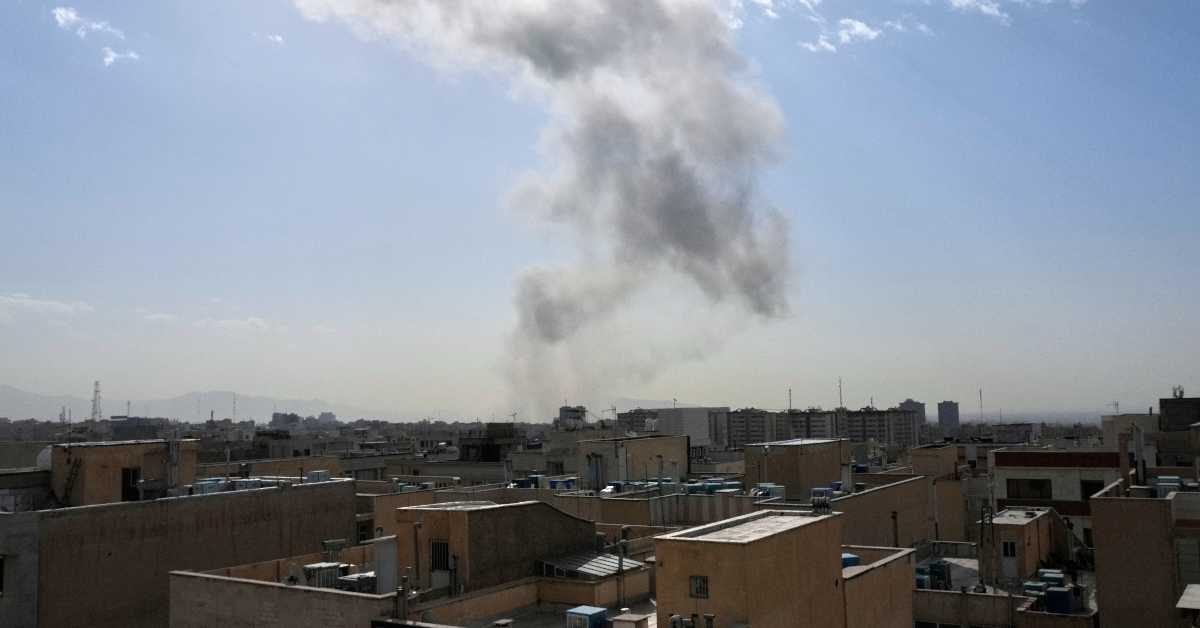 Израел покренуо напад на Иран, Техеран узвратио; Трамп: Иранци, преузмите власт