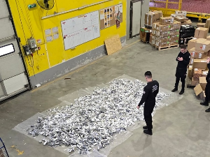 У магацину курирске службе пронађено више од милион психоактивних таблета