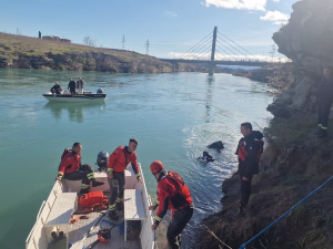 Возило слетело у Морачу, рониоци трагају за несталима