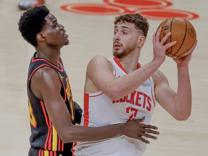 Центар Хјустона мења Шеја - Шенгун постао први двоструки ол-стар из Турске