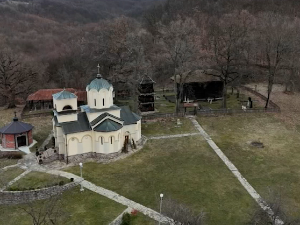 Растављена, састављена... Брвнара у Цветкама је храм који је једном давно „одлетео у непознатом правцу