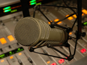 Како млади доживљавају деведесете 