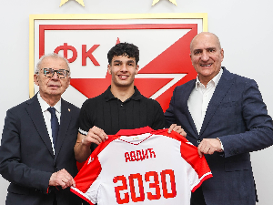 Авдић продужио уговор са Звездом 