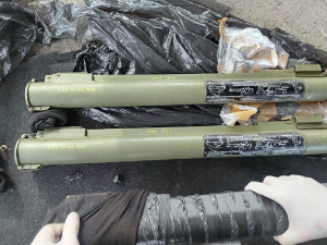 Ухапшен мушкарац на граничном прелазу Бадовинци, кријумчарио четири ракетна бацача