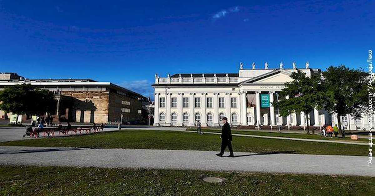 Авангарда – језик лудости: Изведба, 8-10