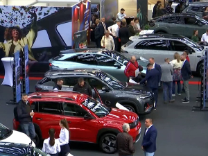 Сајам аутомобила у Београду, електрификација у фокусу – најскупљи модели прелазе пола милиона евра