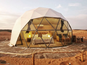 Да ли би сте се одлучили за глампинг у пустињи – нови тренд у путовањима