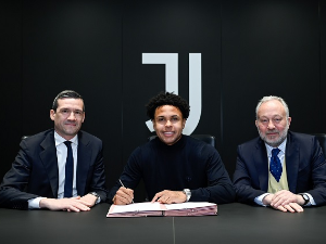 Вестон Мекени продужио уговор са Јувентусом