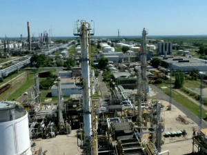 Цунами на нафтом тржишту после напада на Иран, блокада Ормуза подиже цене