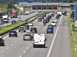 Одговор на енергетску кризу – ИЕА позива на ограничење брзине и рад од куће
