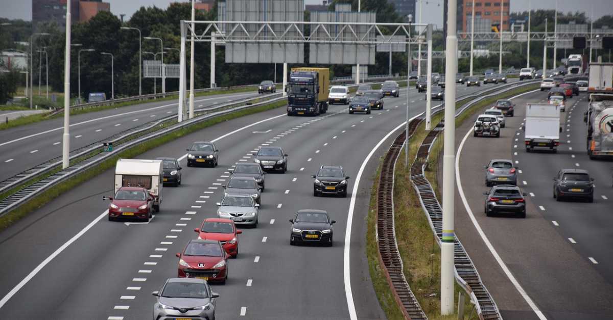 Одговор на енергетску кризу – ИЕА позива на ограничење брзине и рад од куће