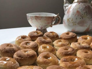 Млади брачни парови славе Младенце - младенчићи се дарују гостима