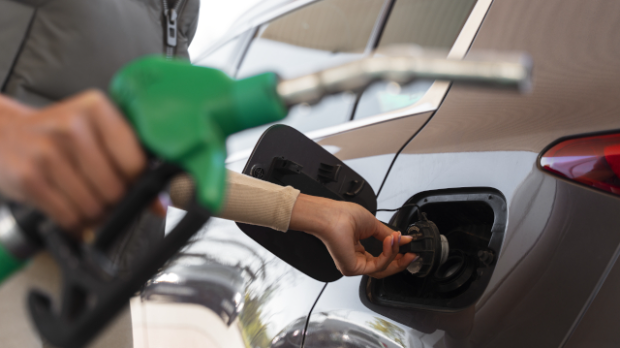 Акцизе ниже, притисак већи – колико дуго Србија може да држи цене горива под контролом