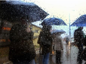 Киша се не предаје, јутро хладно – највиша температура до 13 степени