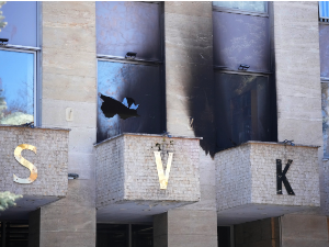 Објављен снимак напада на Руски дом у Прагу; Орбан оптужује Зеленског: "Скелети испадају из ормара"